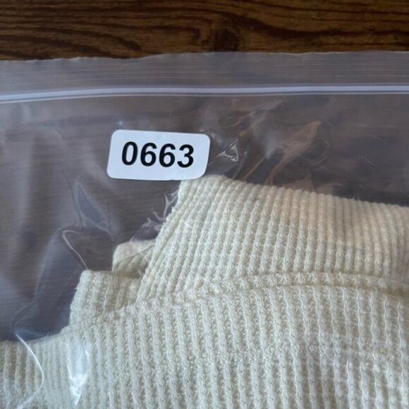 Aritzia TNA Wafflex Scoop Neck Notch Long Sleeve in Butter yellow XS cropped - Picture 10 of 10